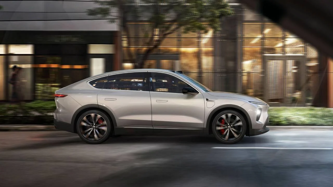 2024 NIO EC7 Mid-Size Luxury Electric SUV Coupe - Image 2