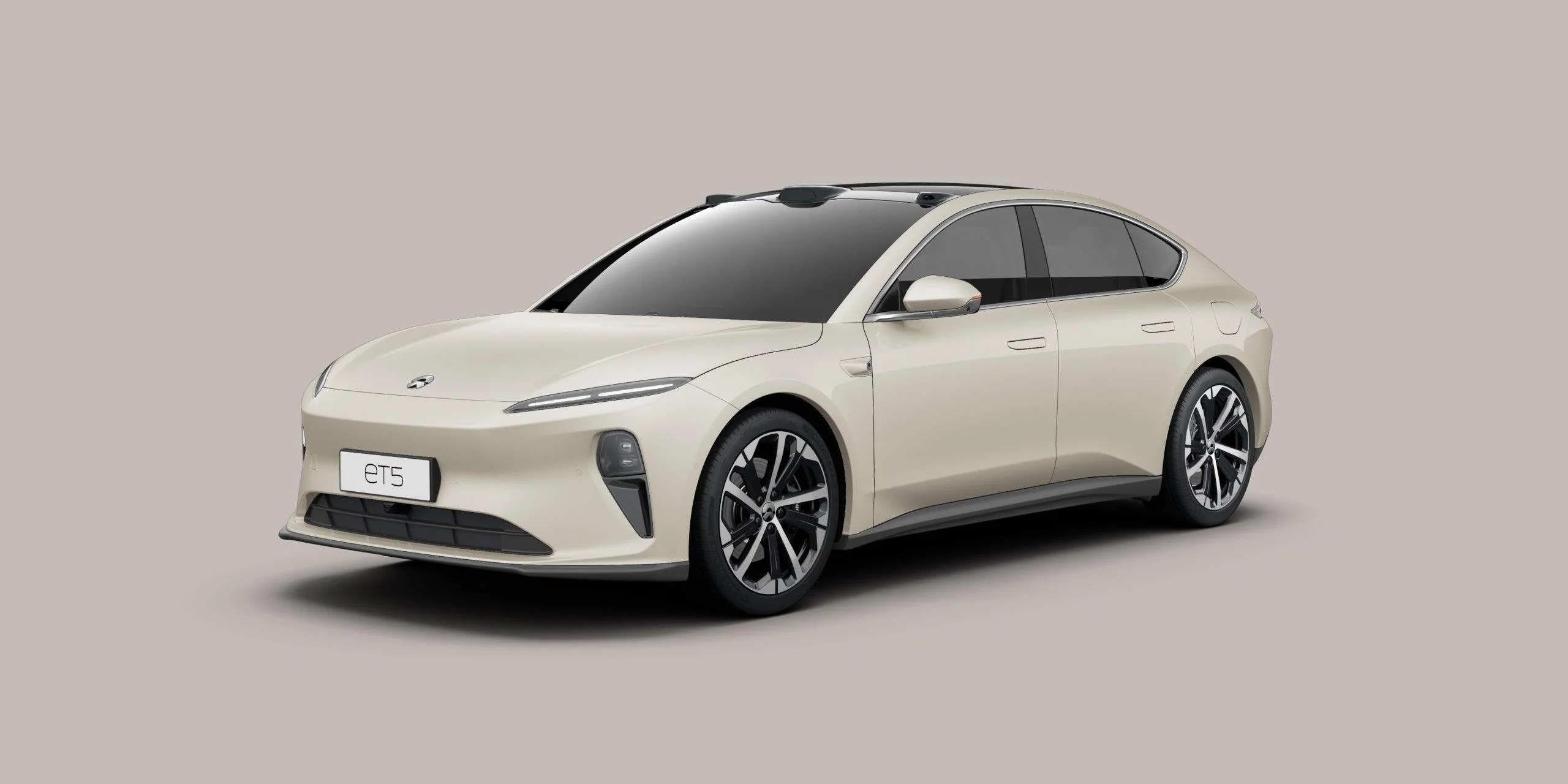 2024 NIO ET5 Mid-Size Luxury Electric Sedan - Image 8