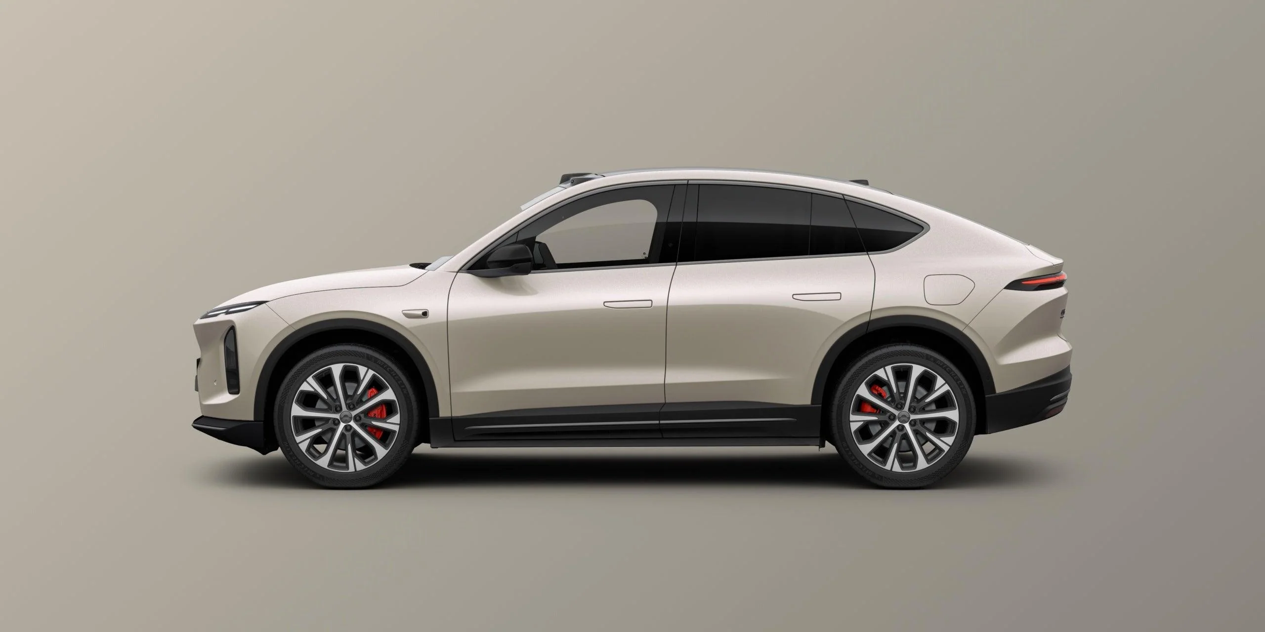 2025 NIO EC6 Mid-Size Luxury Electric SUV - Image 5